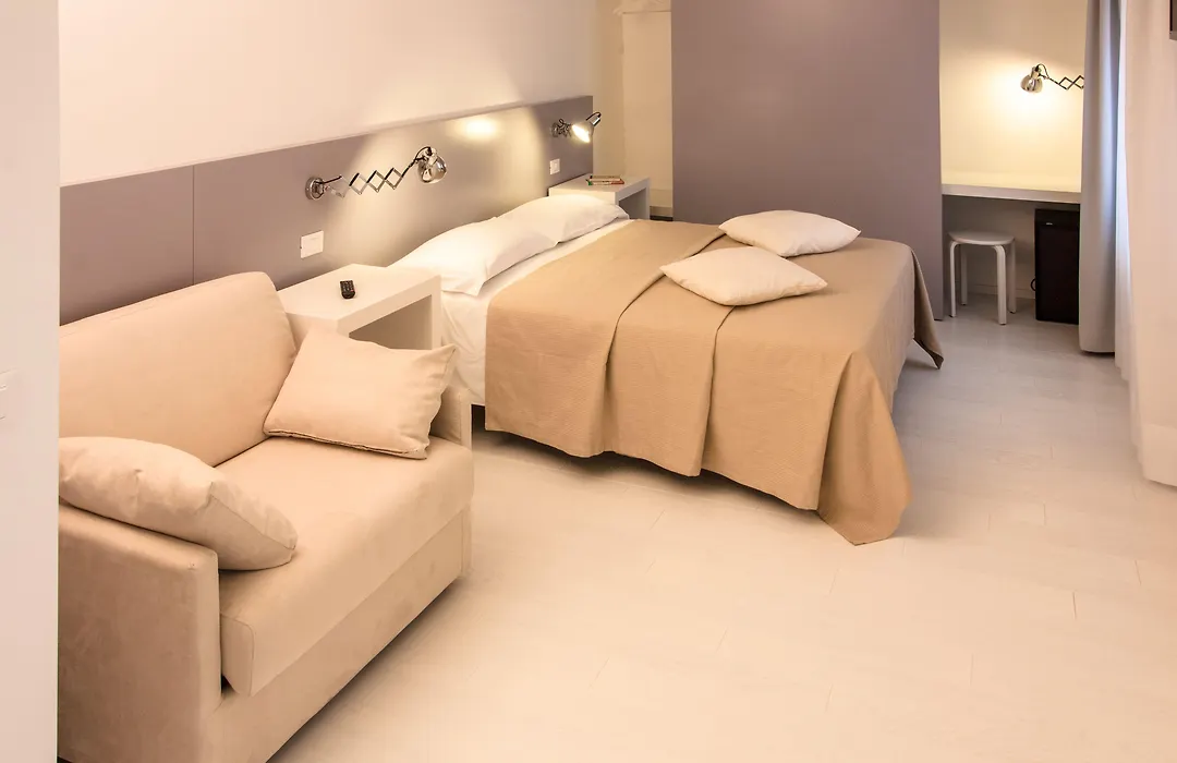 Casa Fola - City Centre Rooms-1