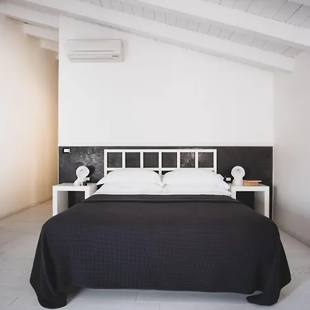 Casa Fola - City Centre Rooms-2